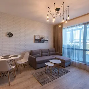 Triumph Apartment Warna